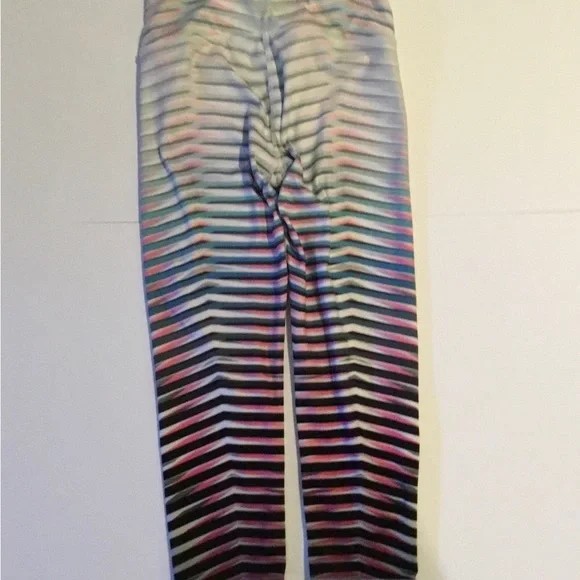 Athleta Capri Leggings. High rise prism Chaturanga. Striped XS. - Picture 4 of 5